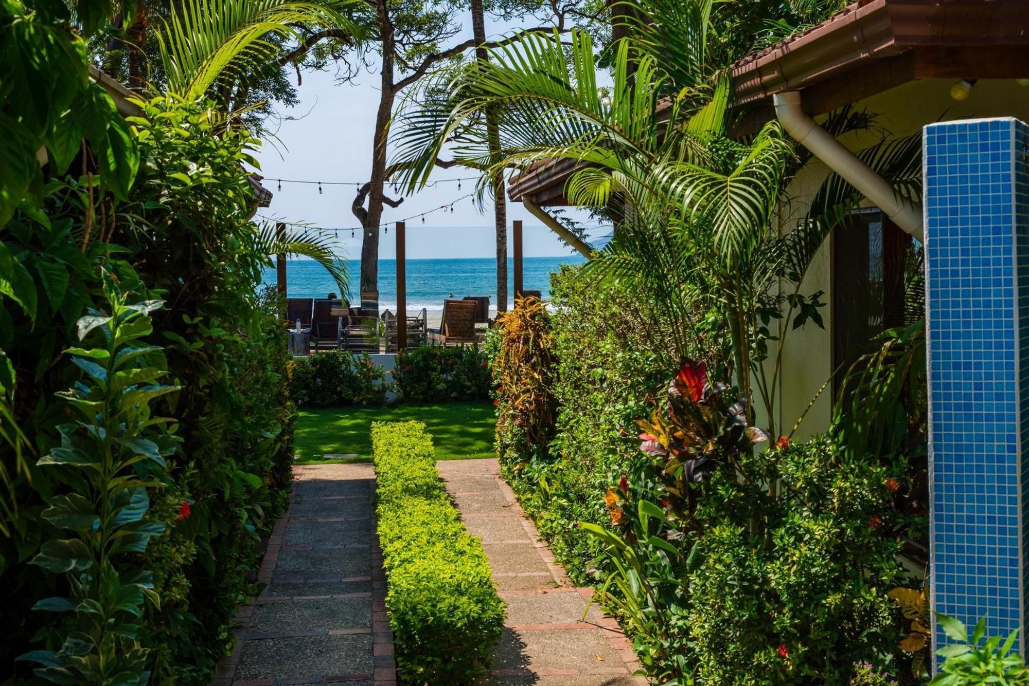 The Coast Beachfront Hotel Тамариндо Екстер'єр фото