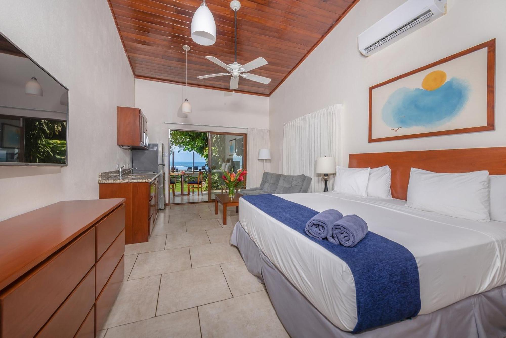 The Coast Beachfront Hotel Тамариндо Номер фото